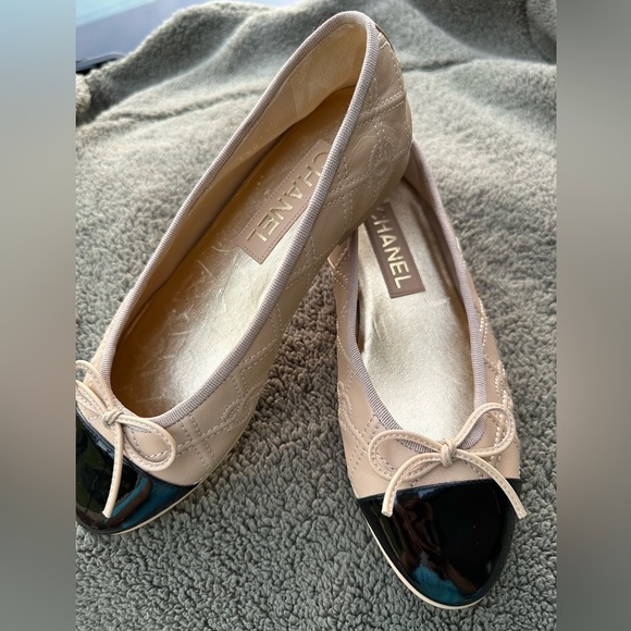 Chanel Women's Cap Toe Ballerina Logo Flats - Beige 36.5 - Picture 7 of 11